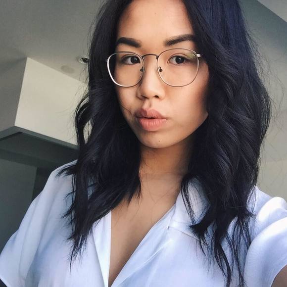 Meet your Posher, Jessica - Picture 1 of 1